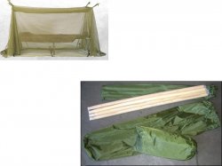 Tinkliukas nuo uodų virš lovos